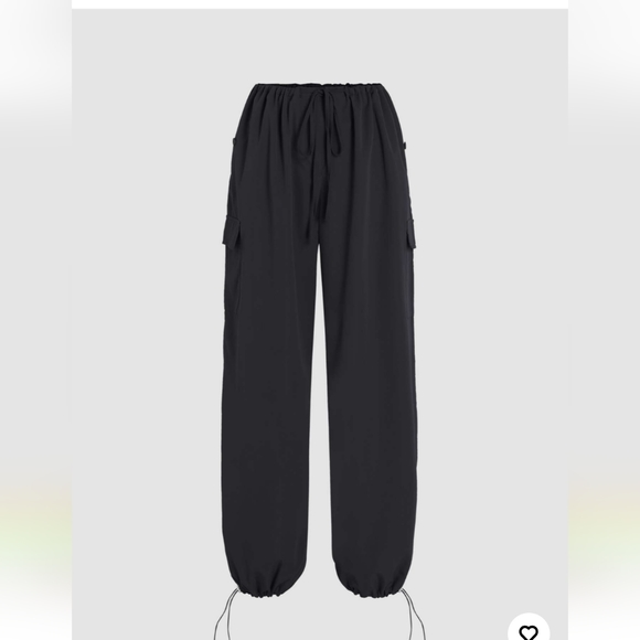 Solid Low-Rise Parachute Cargo Pants - Picture 5 of 6